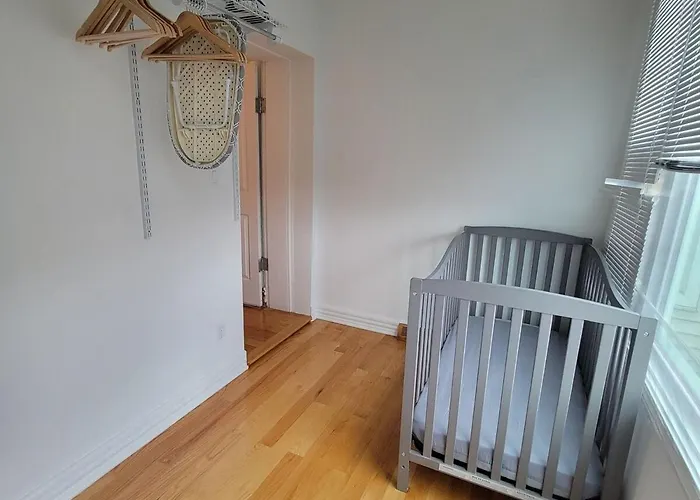 Apartment Spacious Comfy 2br Near Highwaytrain Station *