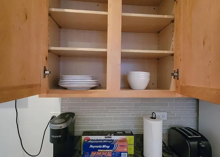 Spacious Comfy 2br Near Highwaytrain Station Oak Park